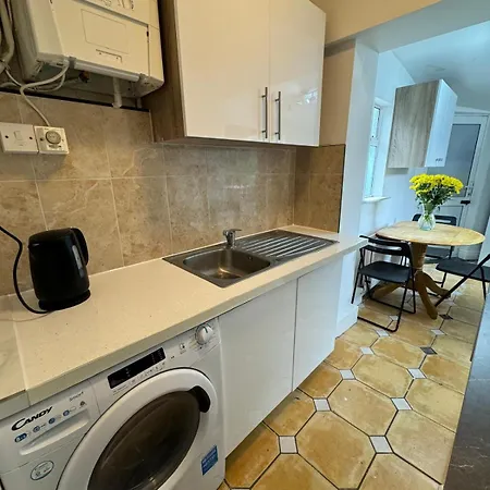 Nice Triple At 2 Iveragh Rd-7 Gasthof Dublin