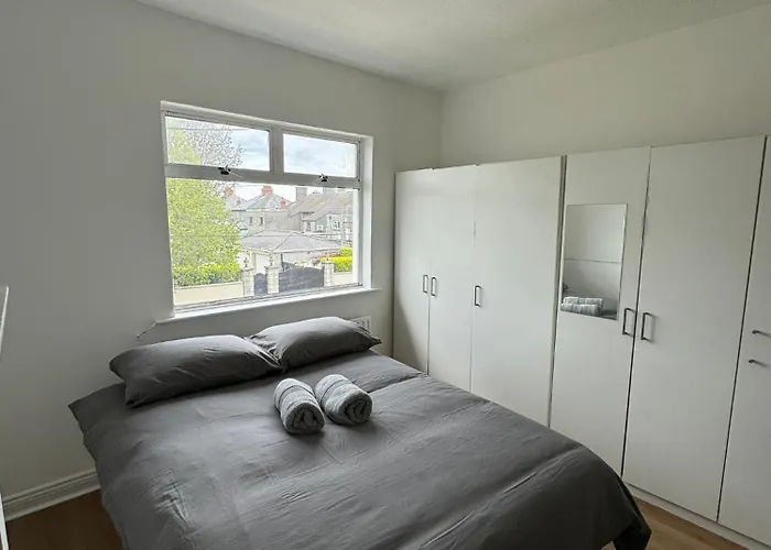 Nice Triple At 2 Iveragh Rd-7 3* Dublín